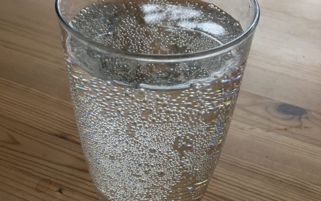 Wasser – Das solltest du über das wertvolle Getränk wissen